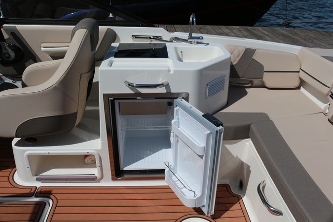 Bayliner VR6 Cuddy | Polly