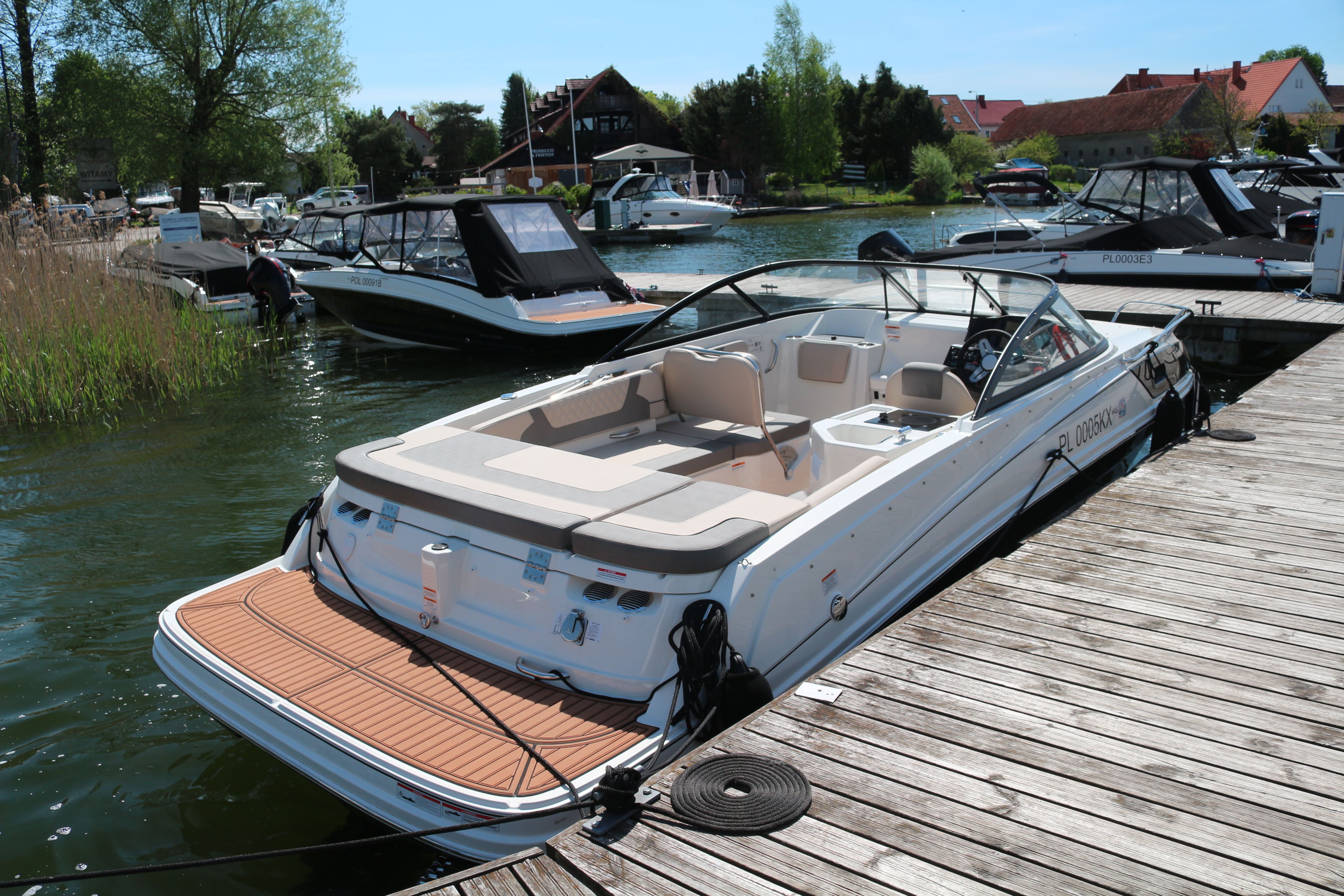 Bayliner VR6 Cuddy | Polly