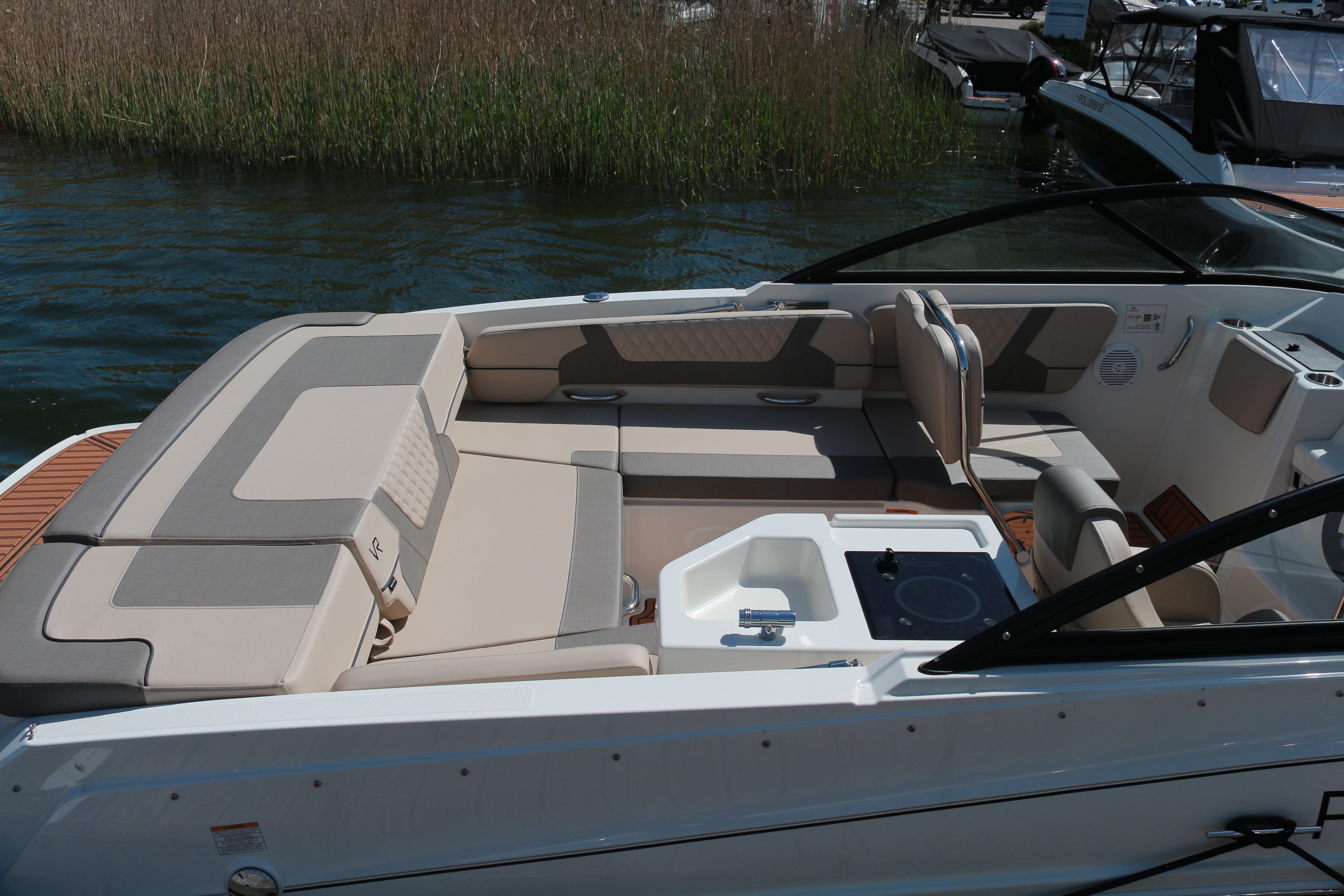 Bayliner VR6 Cuddy | Polly