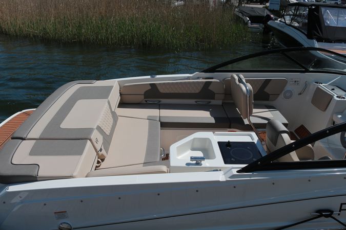 Bayliner VR6 Cuddy | Polly