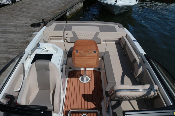 Bayliner VR6 Cuddy | Polly