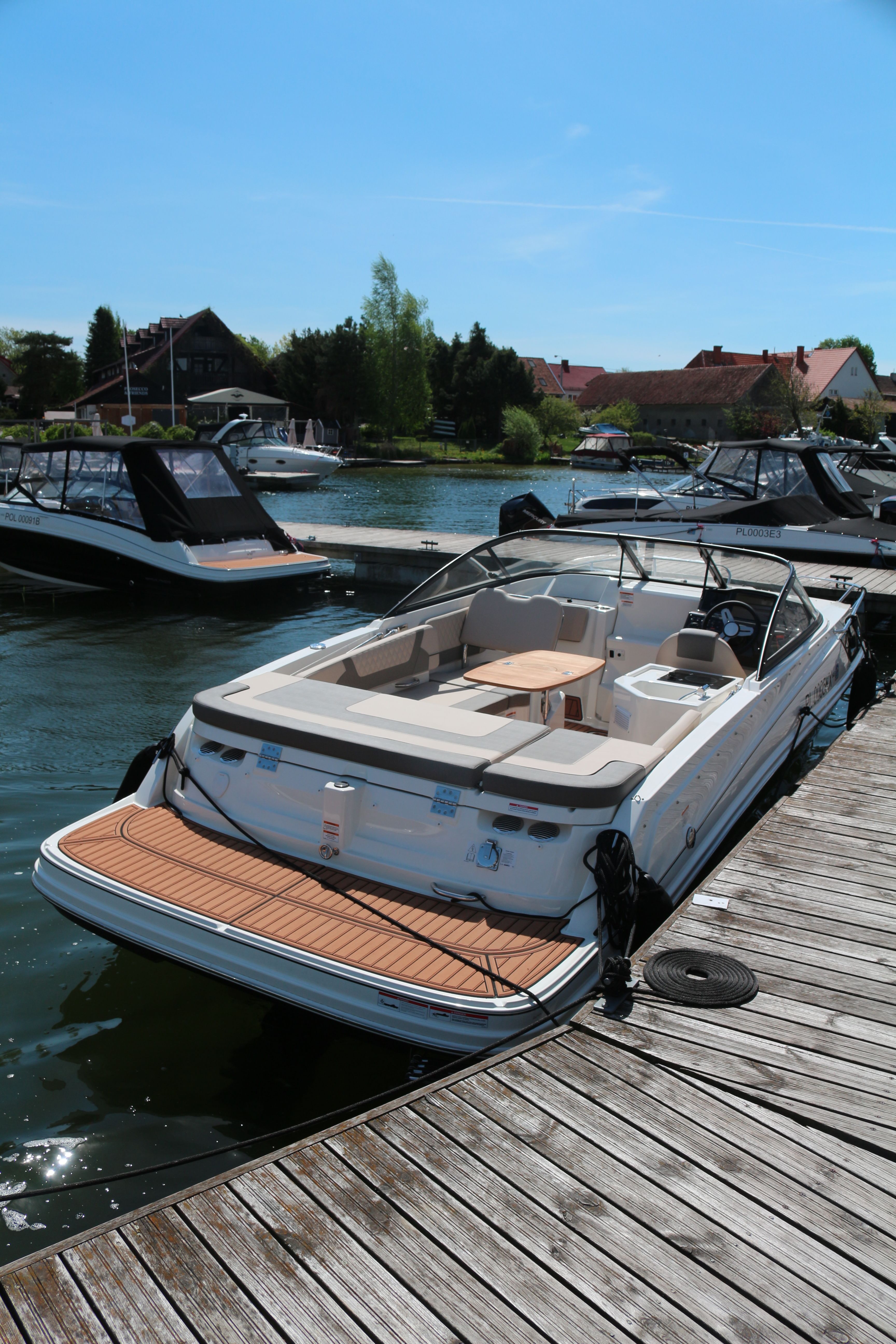Bayliner VR6 Cuddy | Polly