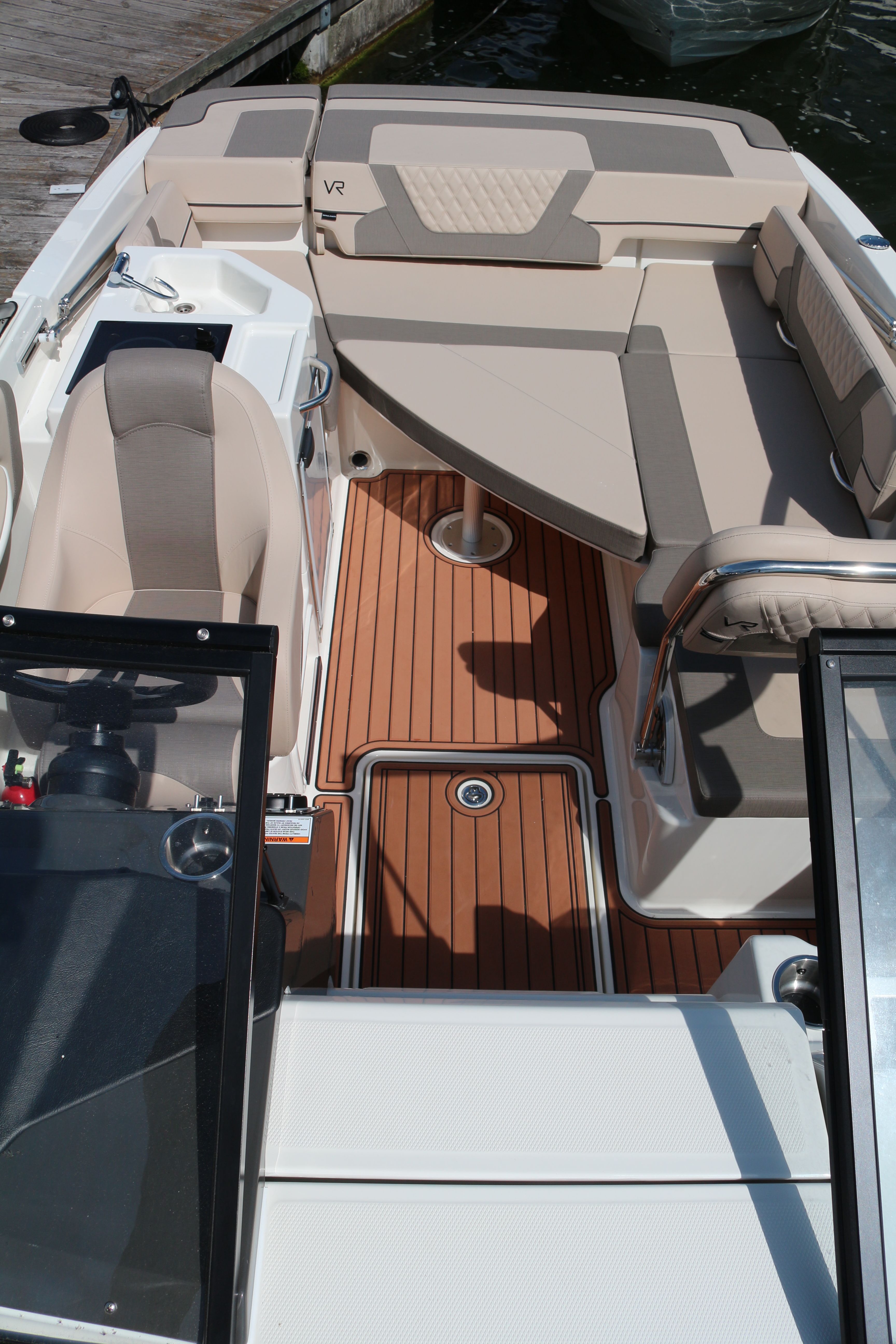 Bayliner VR6 Cuddy | Polly