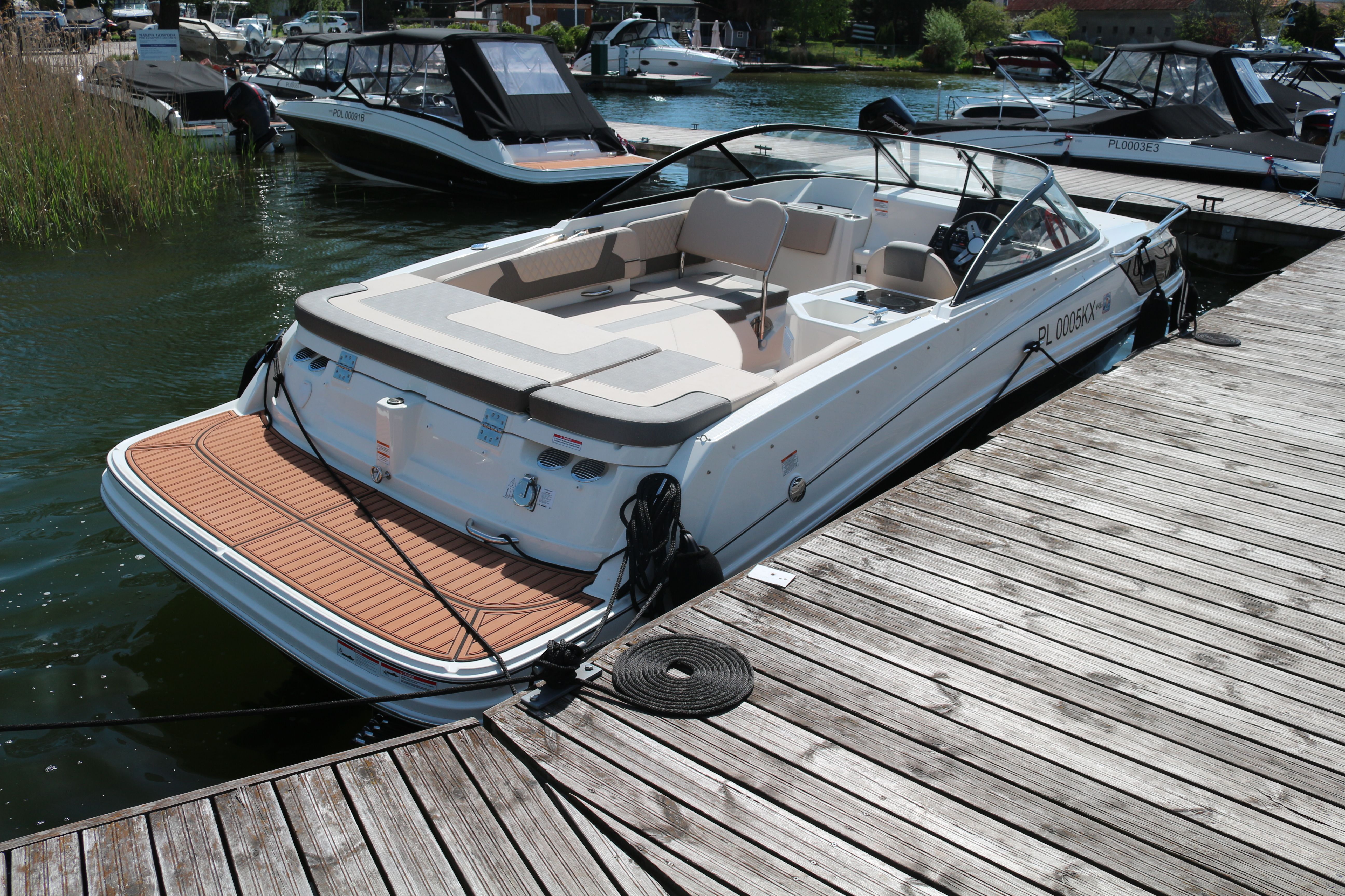 Bayliner VR6 Cuddy | Polly