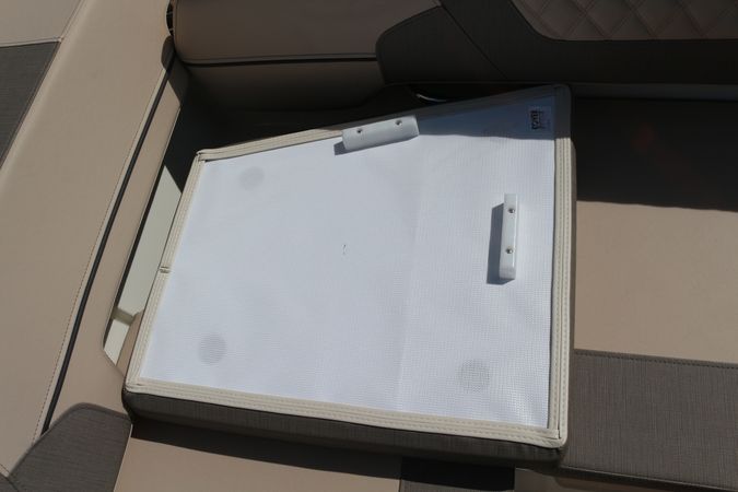 Bayliner VR6 Cuddy | Polly