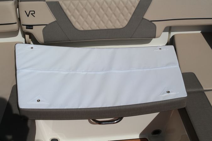 Bayliner VR6 Cuddy | Polly