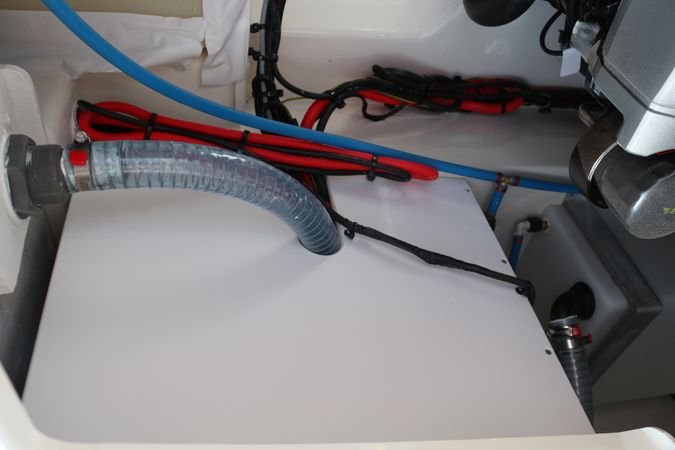 Bayliner VR6 Cuddy | Polly