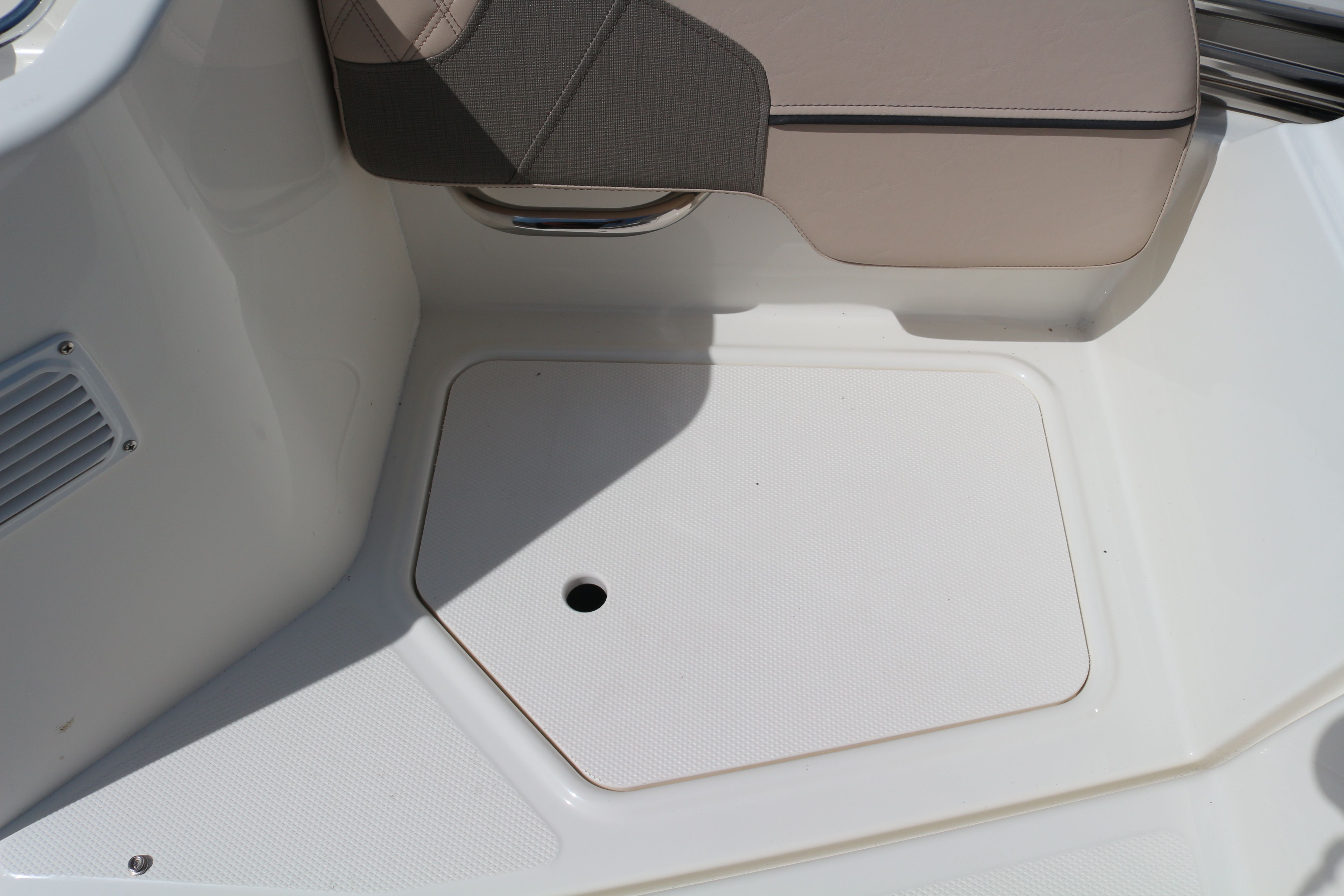 Bayliner VR6 Cuddy | Polly