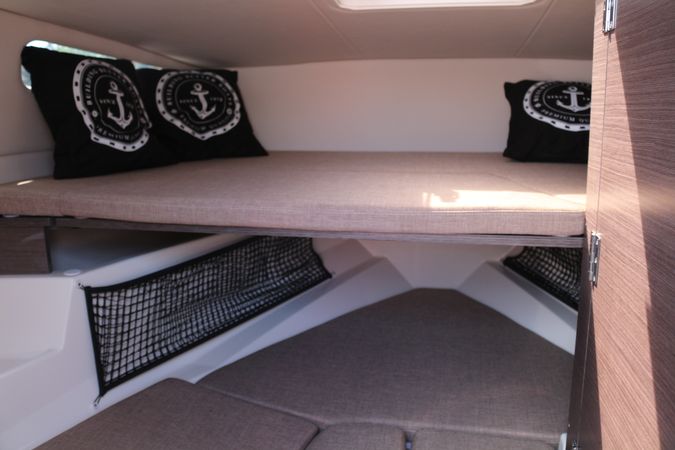 Bayliner VR6 Cuddy | Polly