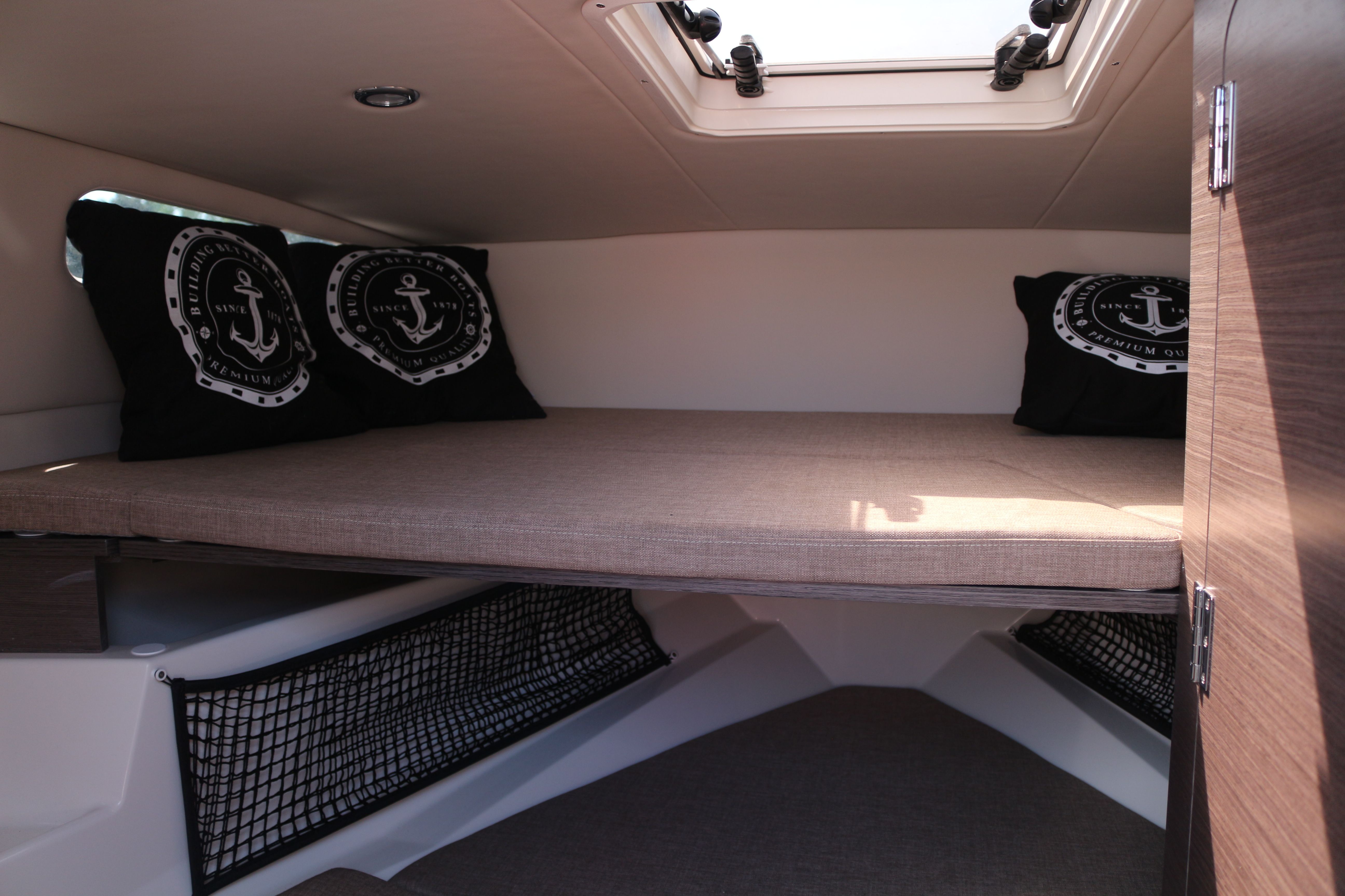 Bayliner VR6 Cuddy | Polly