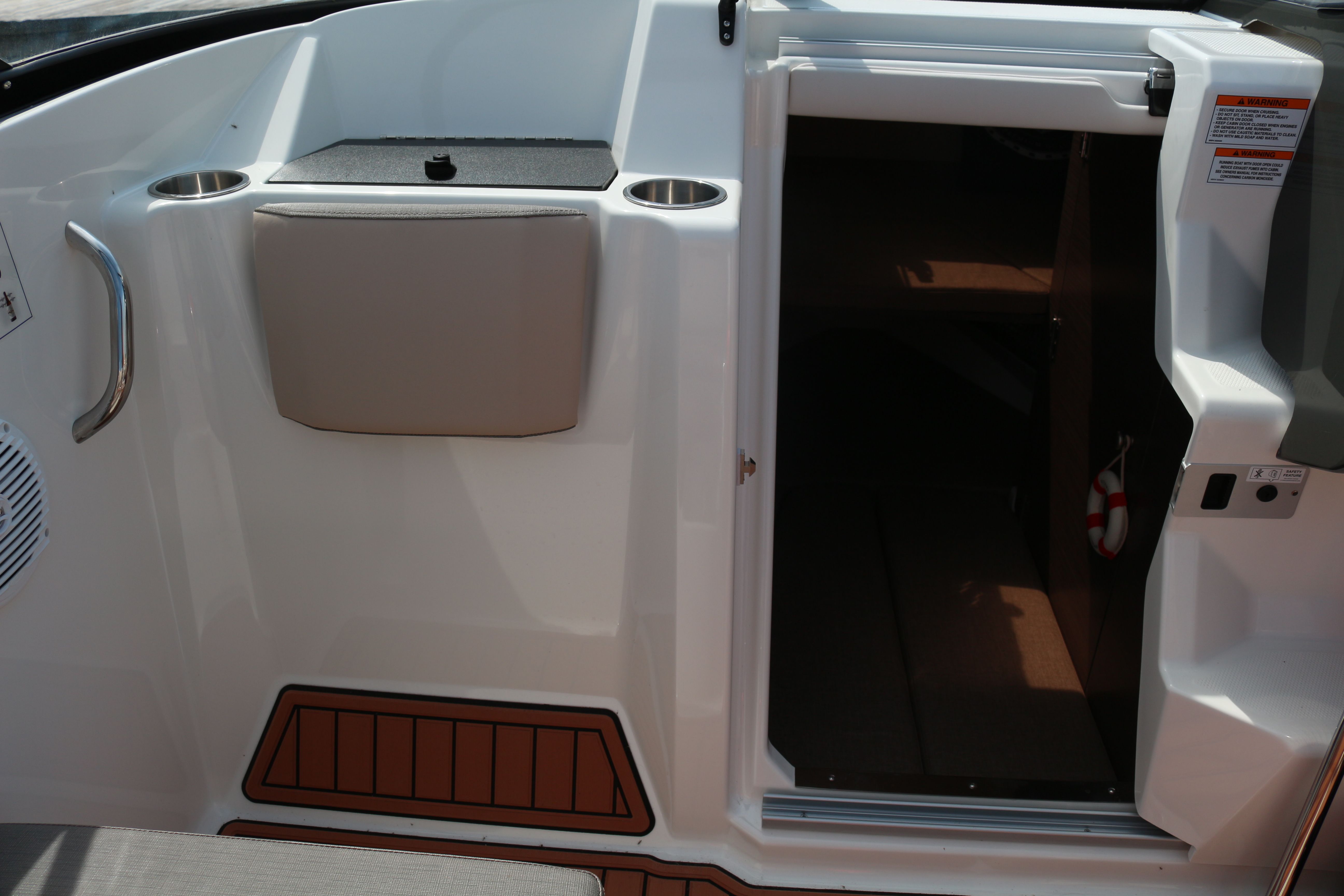 Bayliner VR6 Cuddy | Polly