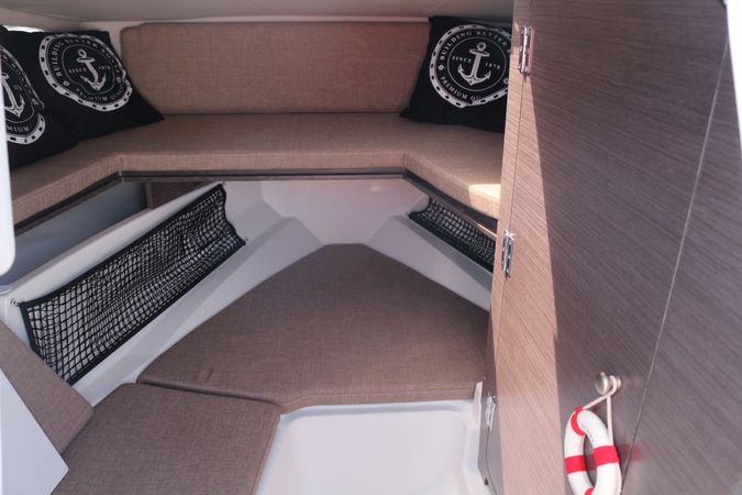 Bayliner VR6 Cuddy | Polly