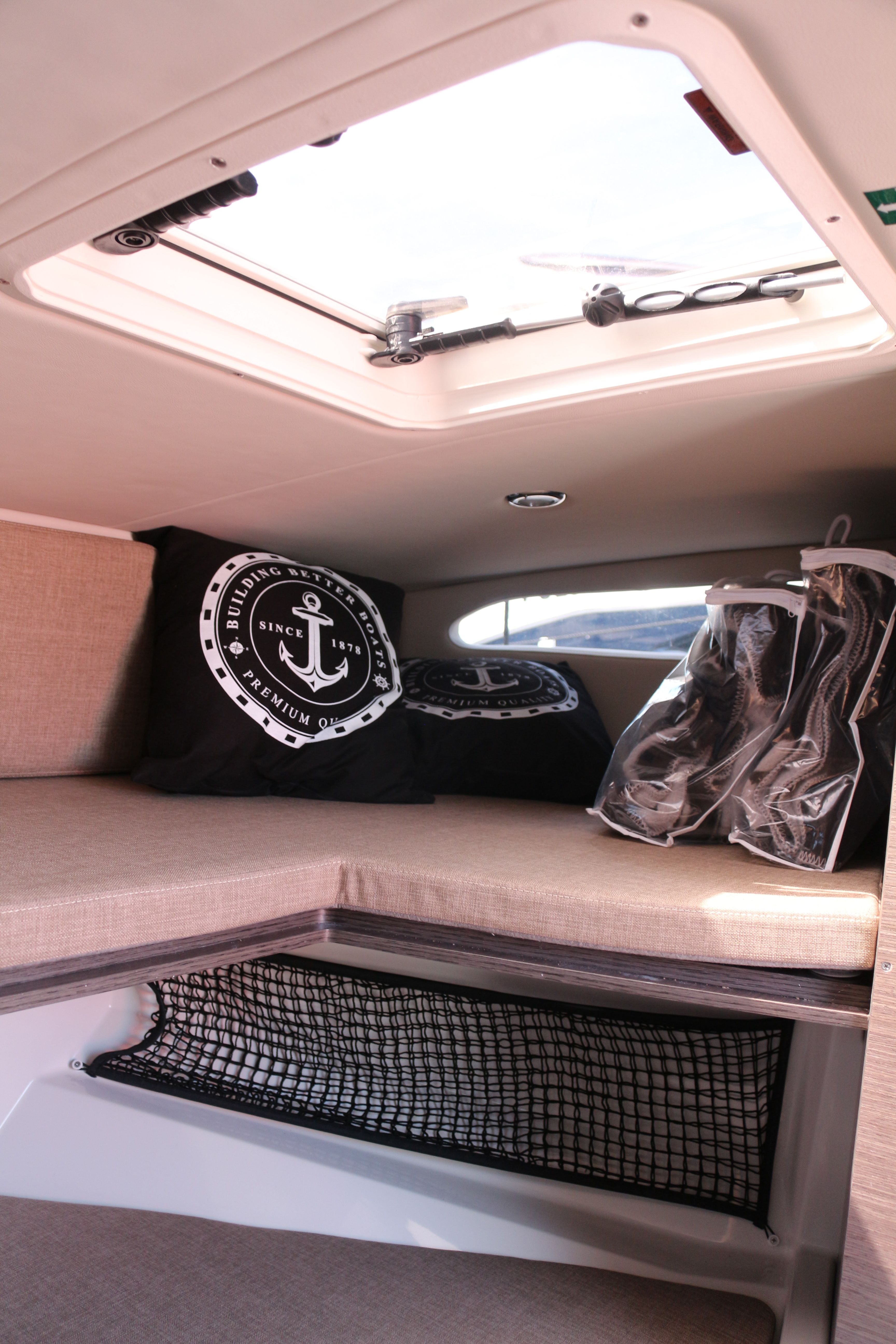 Bayliner VR6 Cuddy | Polly