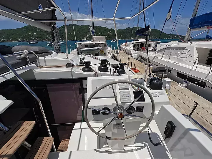 Fountaine Pajot Saona 47 | Champs-Elysees
