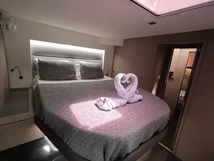 Fountaine Pajot Saona 47 | Champs-Elysees