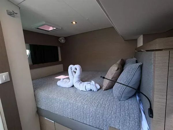 Fountaine Pajot Saona 47 | Champs-Elysees