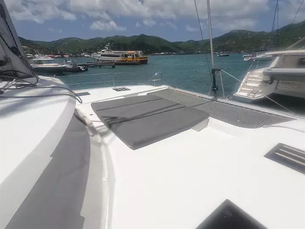 Fountaine Pajot Saona 47 | Champs-Elysees