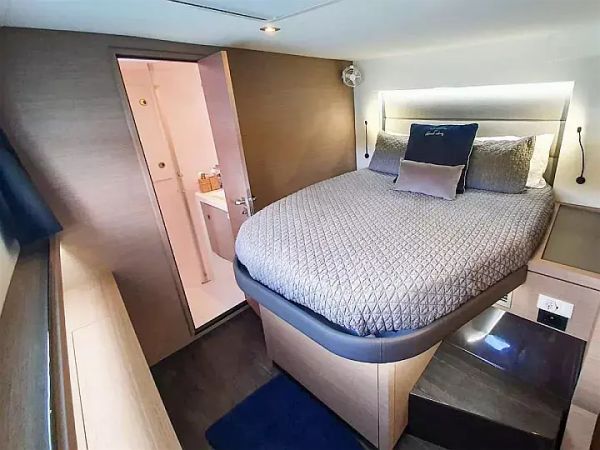 Fountaine Pajot Saona 47 | Champs-Elysees