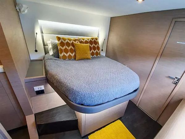Fountaine Pajot Saona 47 | Champs-Elysees