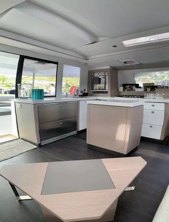 Fountaine Pajot Saona 47 | Champs-Elysees