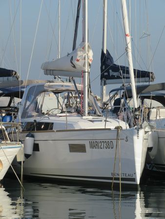 Beneteau Oceanis 38 | Lina