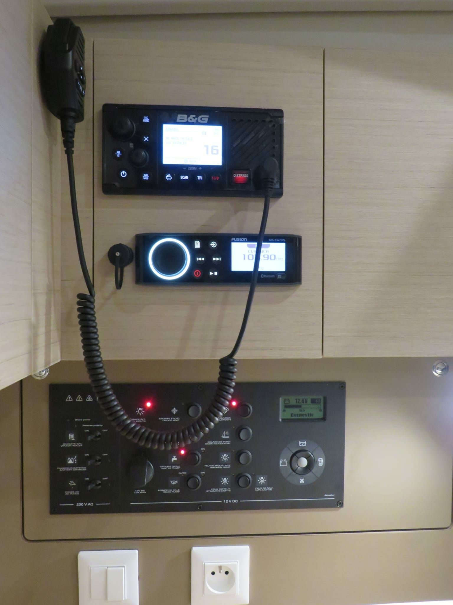 Beneteau Oceanis 38 | Lina