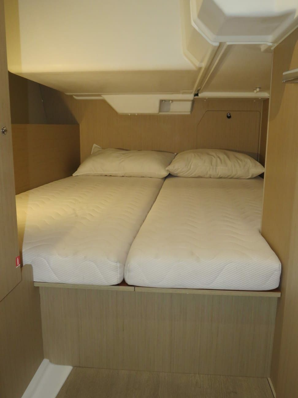 Beneteau Oceanis 38 | Lina