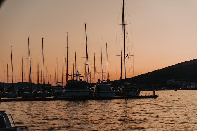 Maslinica: 4-Timers Motorbåtcruise med å Se På Solnedgangen