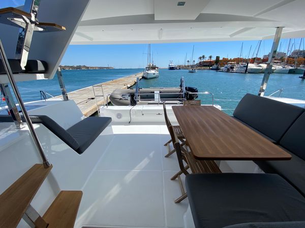 Fountaine Pajot Isla 40 | Yolo