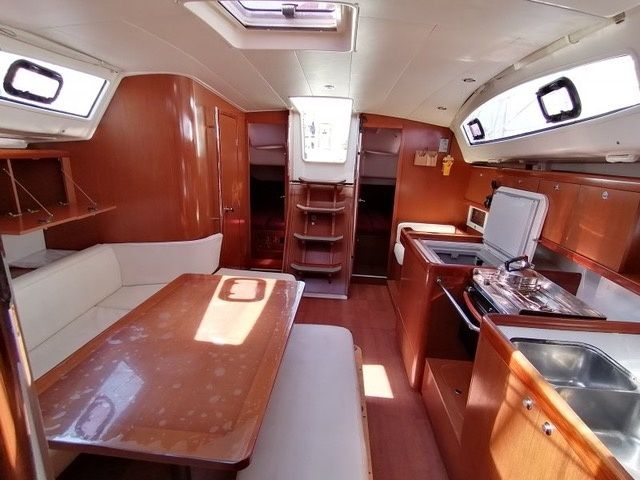 Beneteau Oceanis 40 | Valmarose