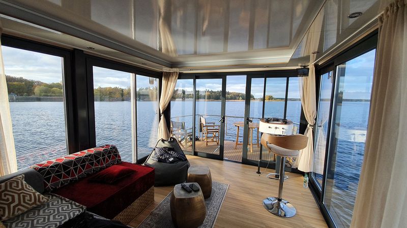 Nautilus Houseboat | Water Lodge