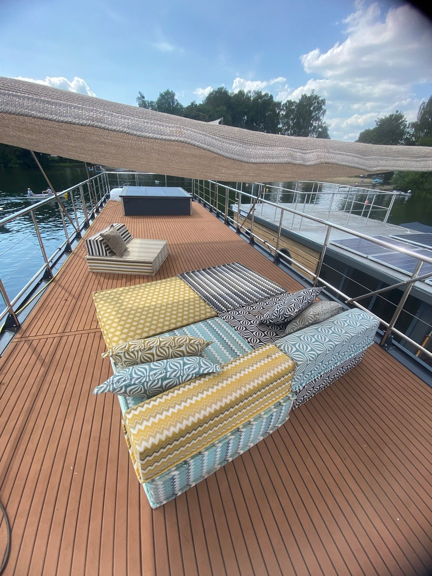 Nautilus Houseboat | Water Lodge
