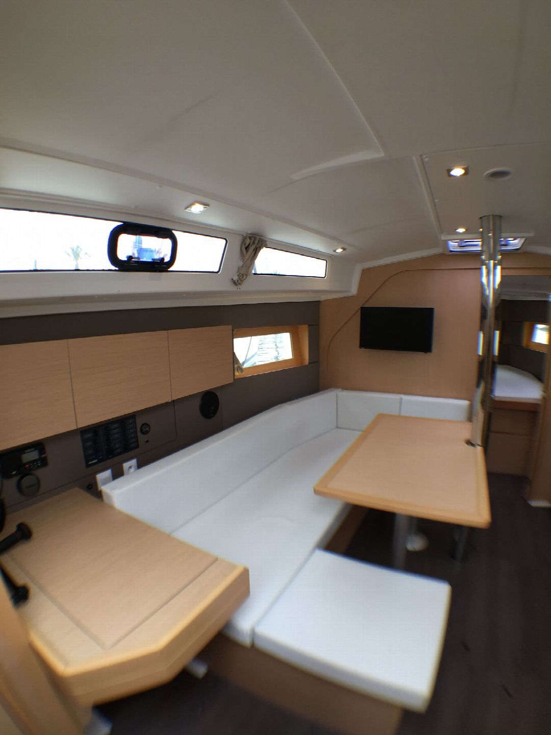 Beneteau Oceanis 38 | Moana Reva