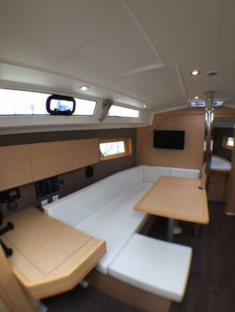 Beneteau Oceanis 38 | Moana Reva