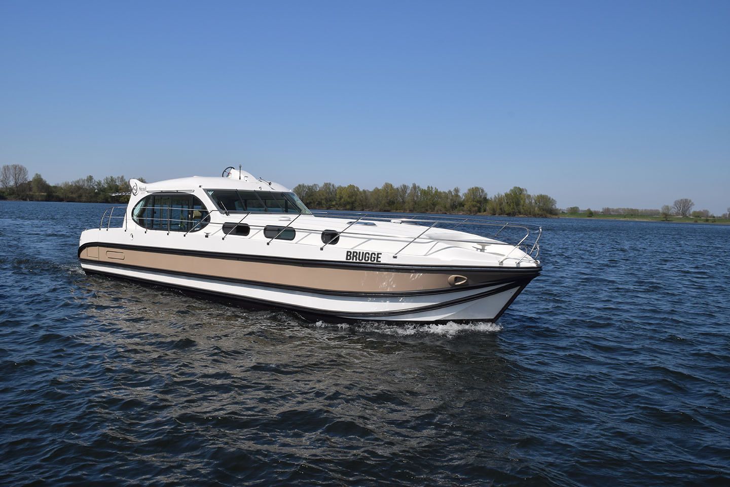 Nicols Estivale Sixto | Brugge