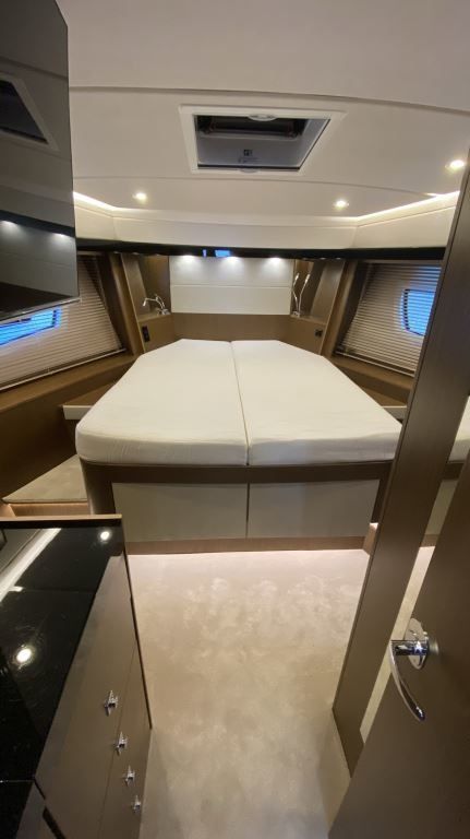 Bavaria Virtess 420 Fly | Caleni