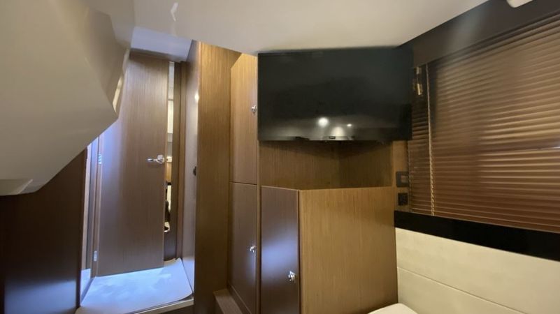 Bavaria Virtess 420 Fly | Caleni
