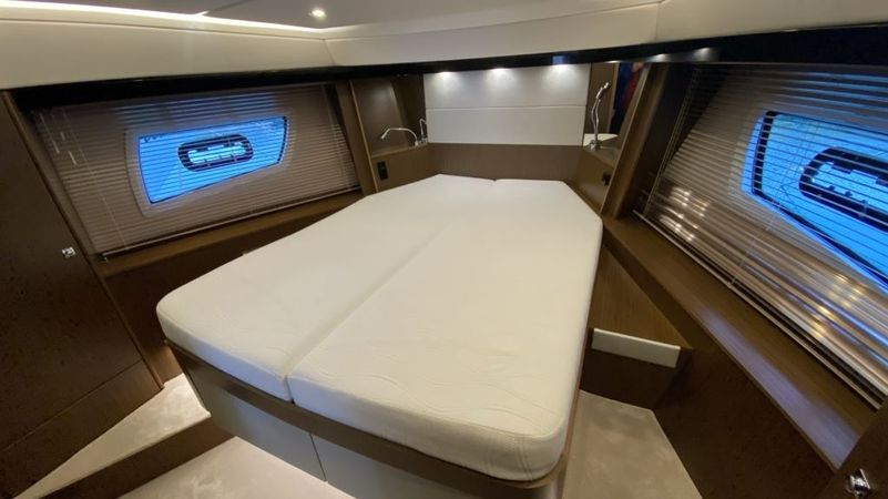 Bavaria Virtess 420 Fly | Caleni