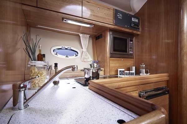 Bavaria Sport 37 | Ribelle