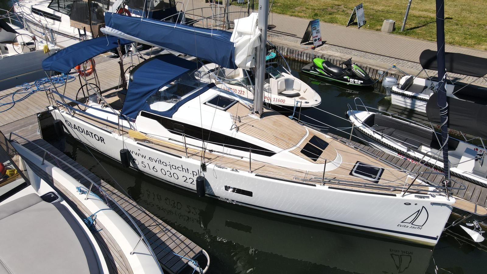 Vector 33.3 | Gladiator