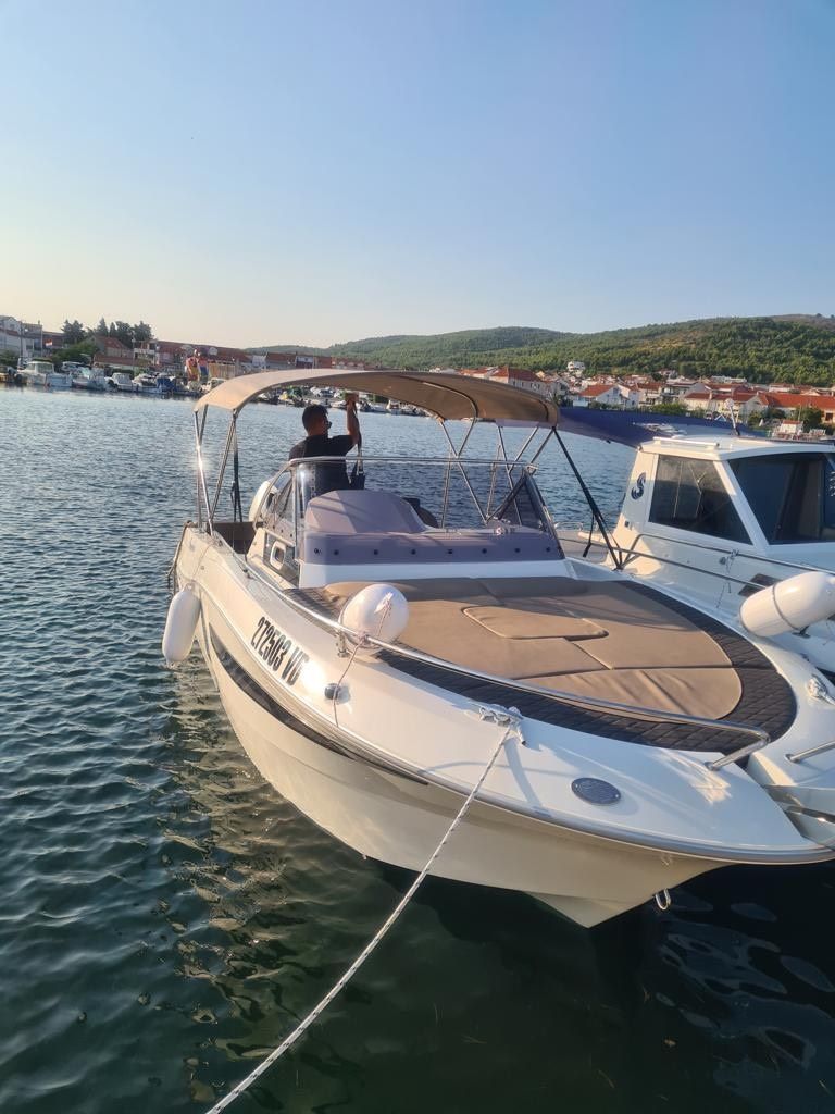 Atlantic Marine Suncruiser 690 | Franko