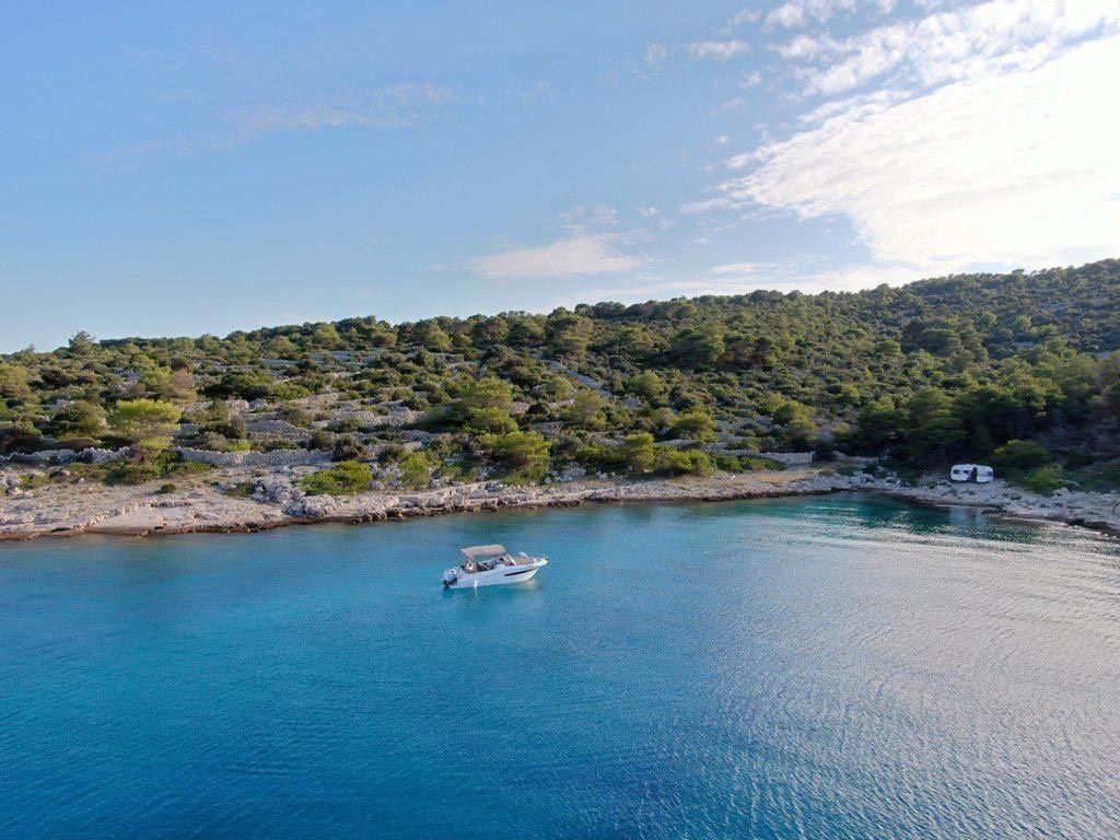 Atlantic Marine Suncruiser 690 | Franko