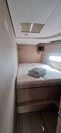 Beneteau Oceanis 51.1 | Living in Sea