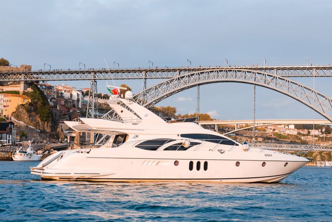Azimut 62 Fly | Niska