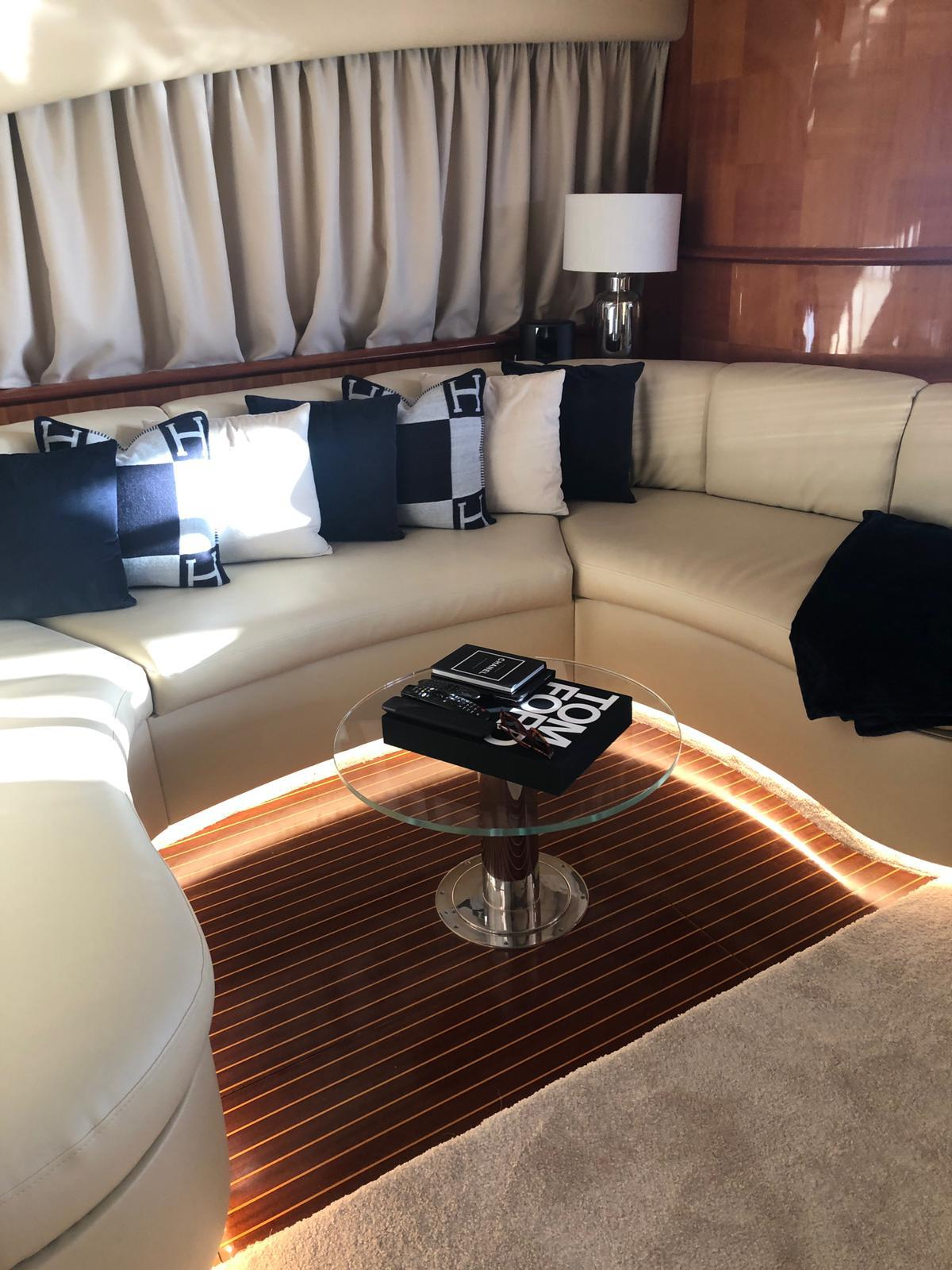 Azimut 62 Fly | Niska