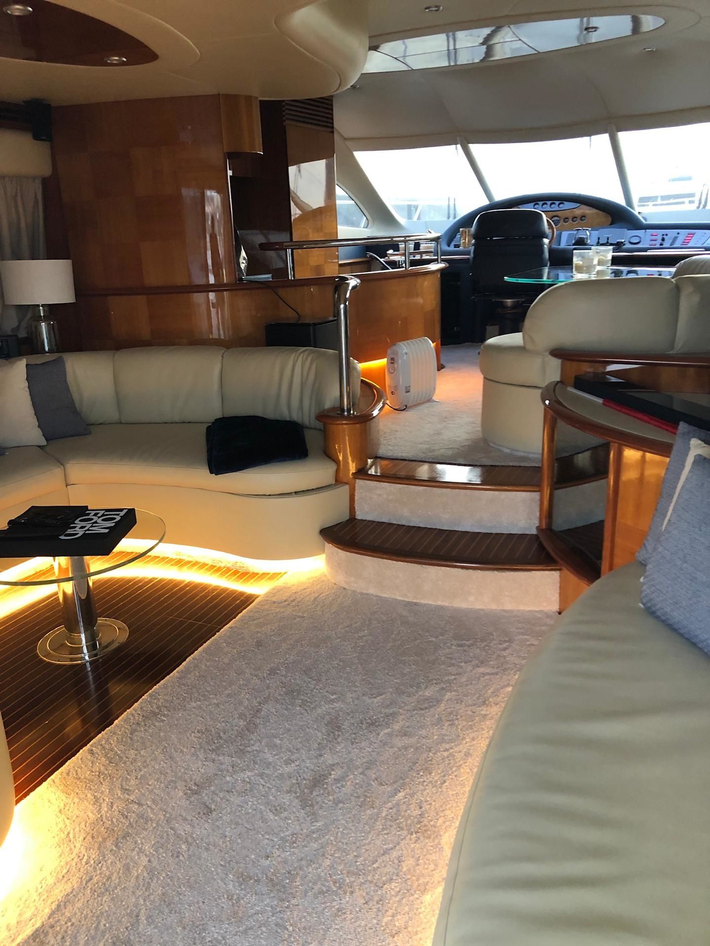 Azimut 62 Fly | Niska