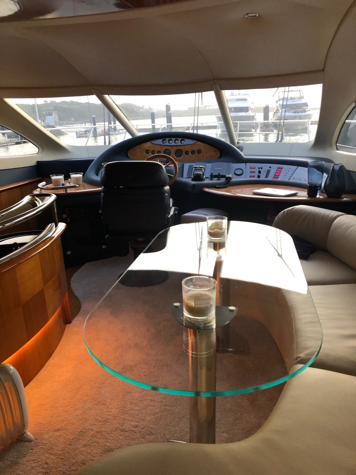 Azimut 62 Fly | Niska