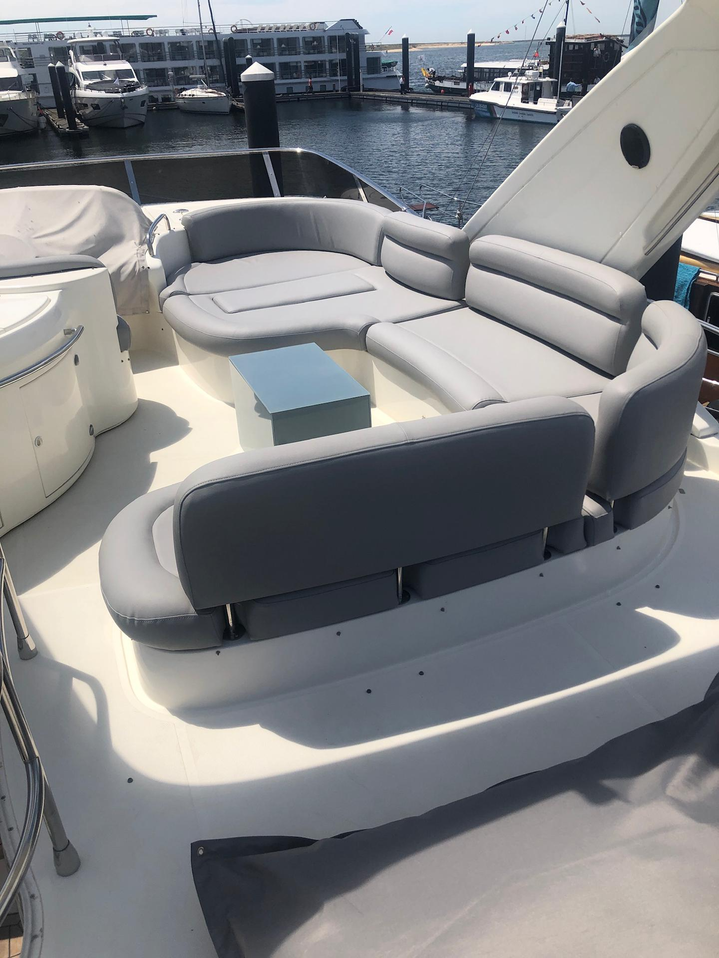 Azimut 62 Fly | Niska