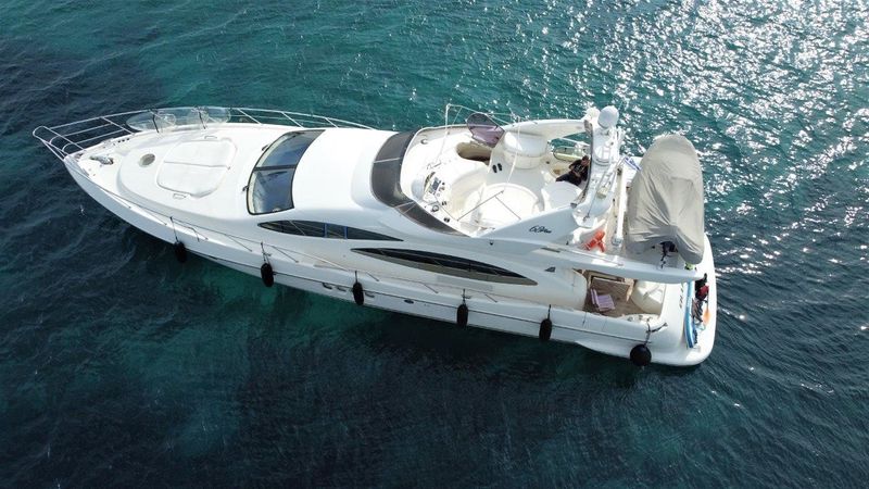 Azimut 68 | Blue Med