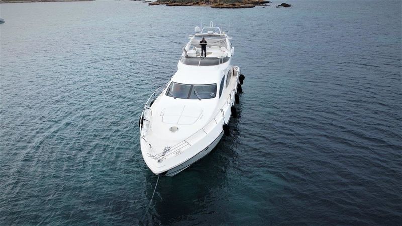 Azimut 68 | Blue Med